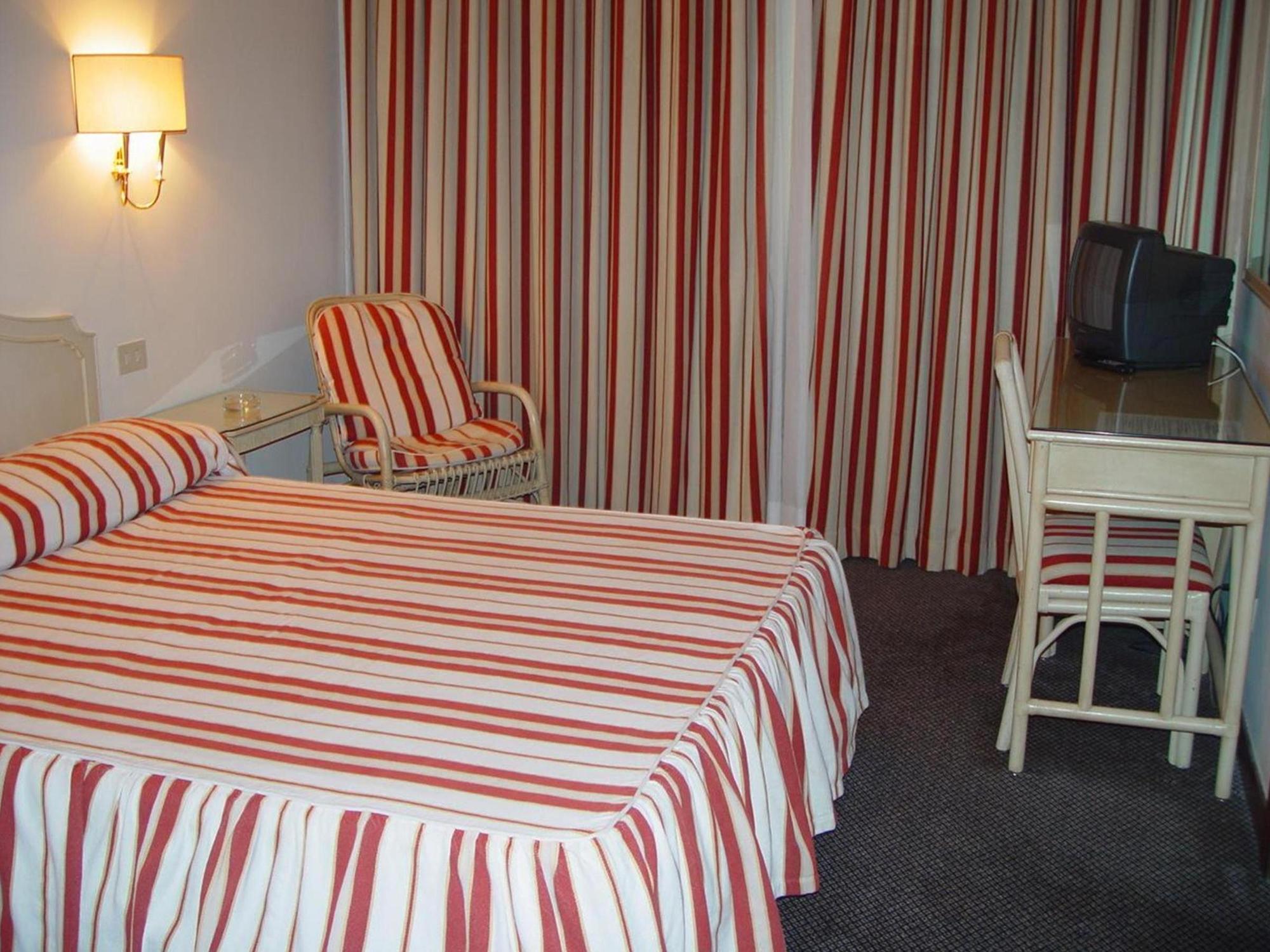 Commodore Hotel Rom