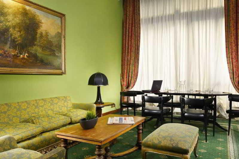 Commodore Hotel Rom